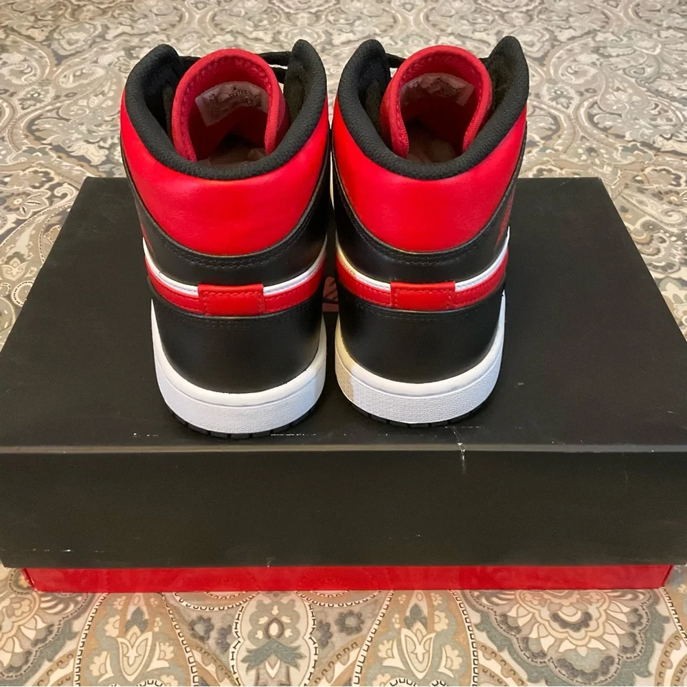 New Air Jordan 1 MID Bred Toe 554724-079 Mens Sz 8.5